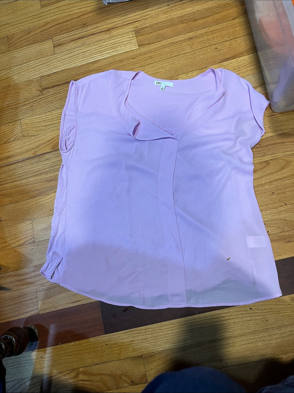 DR2 Soft Lavender Short Sleeve V-Neck Blouse - Picture 1 of 2